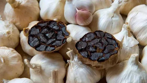 تصویر 1 از سیر سیاه شیراز ارگانیک اصل بدون افزودنی شیمیایی